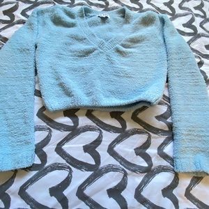 Blue long sleeve cozy material crop top